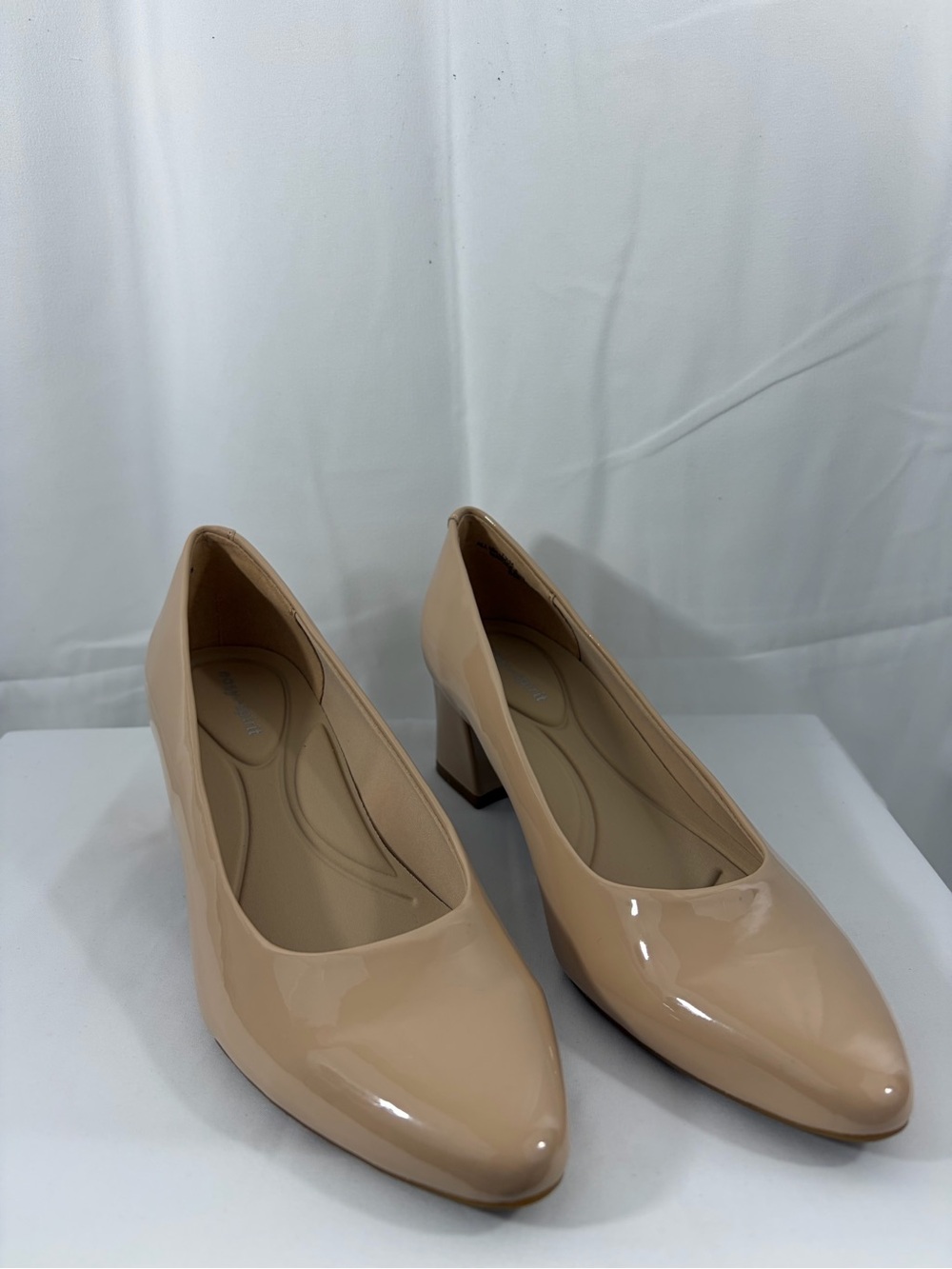 NWT Easy Spirit Women’s Size 7.5 Nude Patent Block Heel Pumps